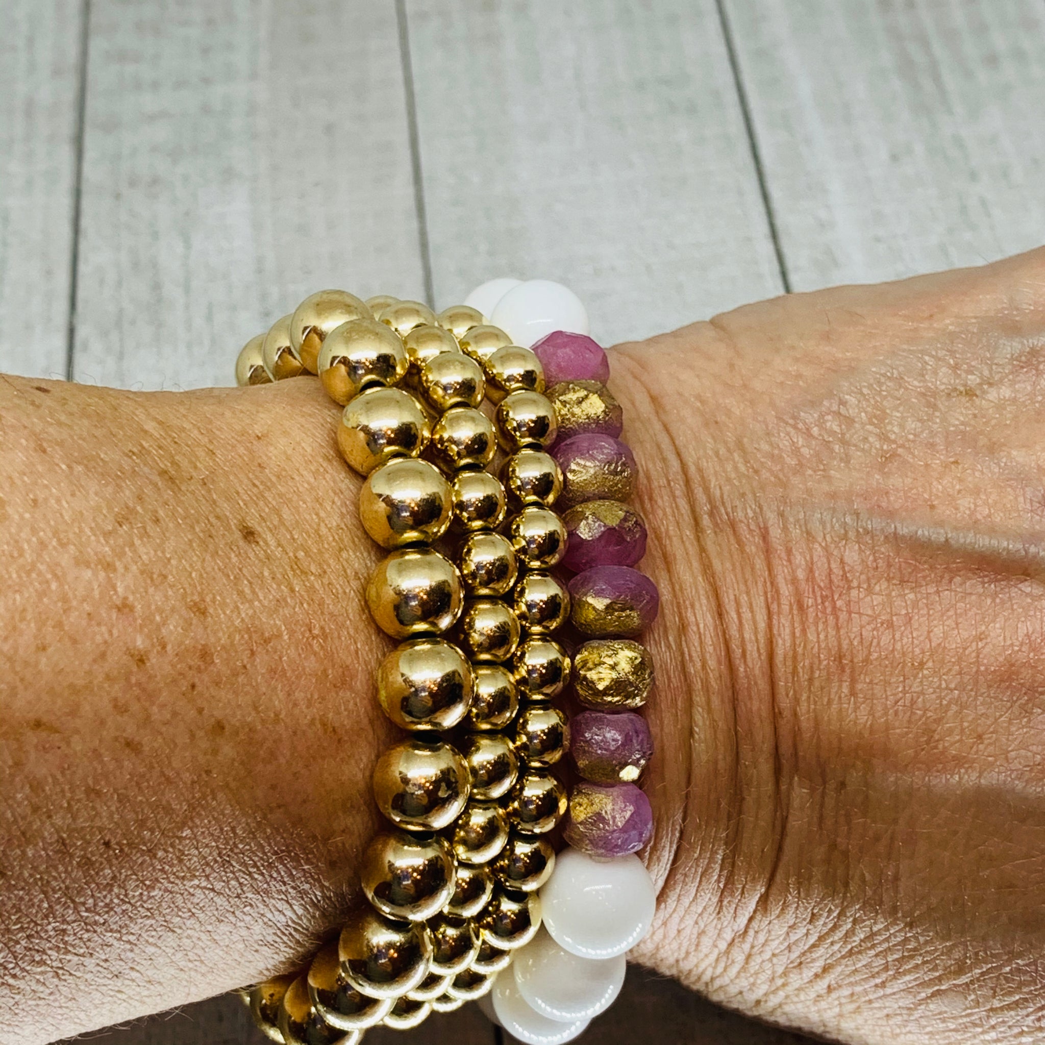 White Mashan Jade and Etched Pirnk & Gold Rondelle Bracelet