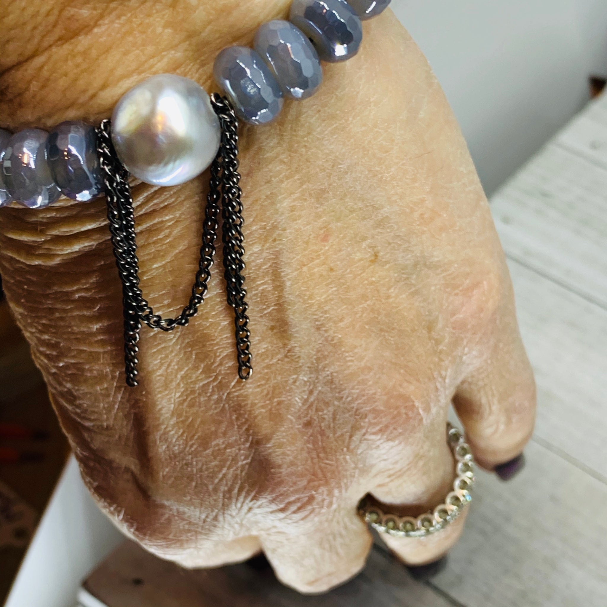 Faceted Gray Agate with Chain &Pearl Bracelet