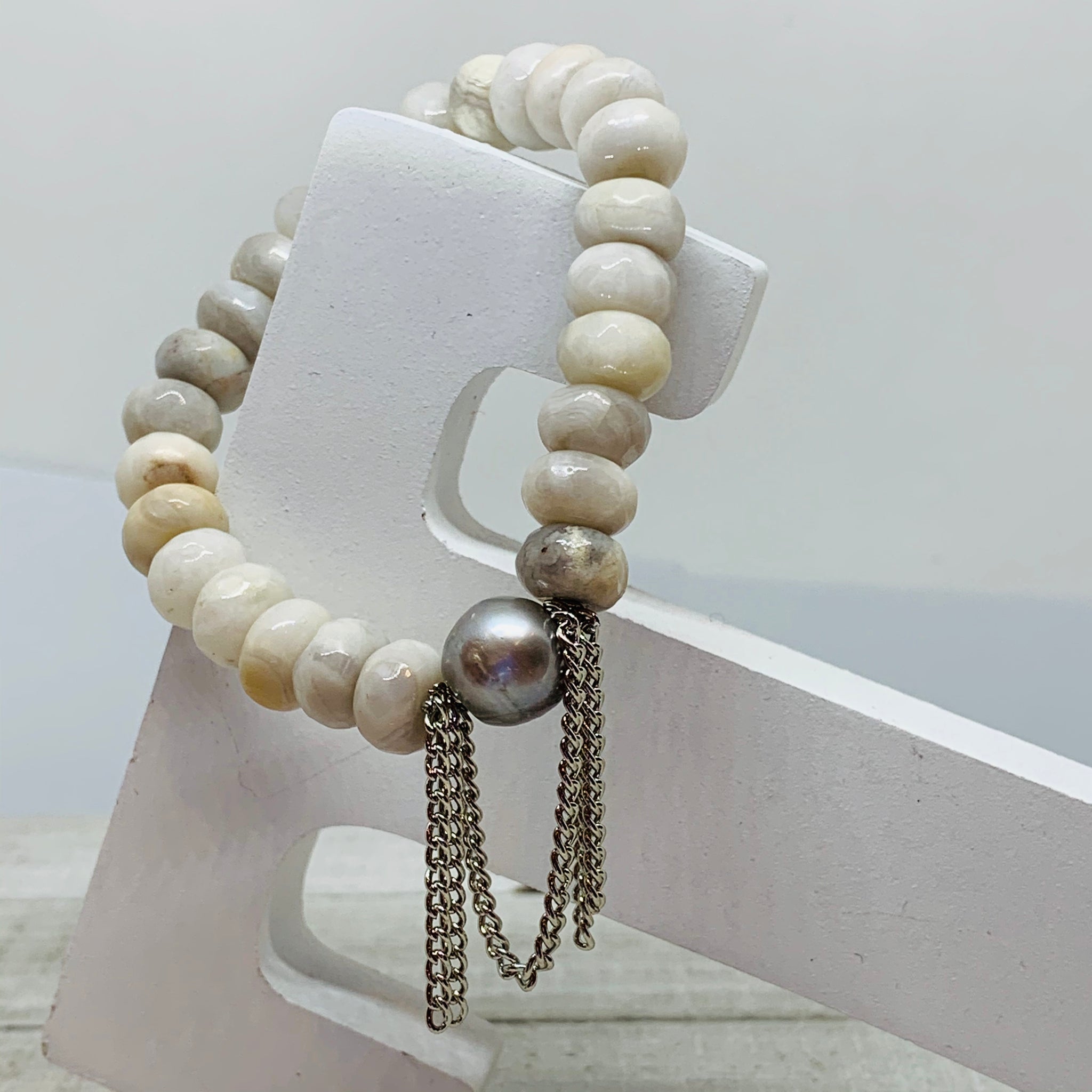 Creamy Lace Agate with Gray Pearl and Chain Bracelet
